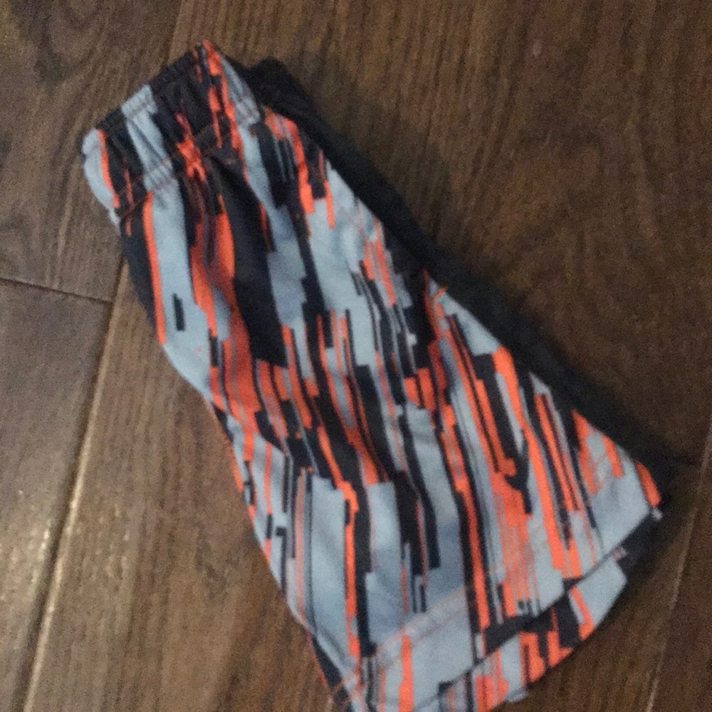 Boys Nike shorts - Picture 3 of 3